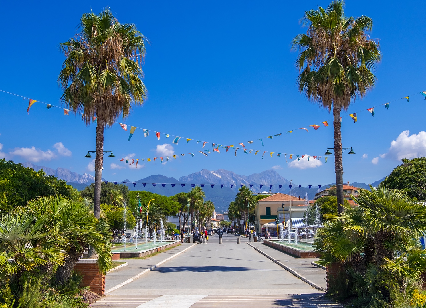 Summer's top fashionable hot spots - Fprte dei Marmi - 05