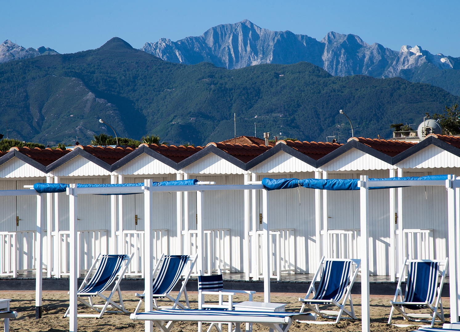 Summer's top fashionable hot spots - Fprte dei Marmi - 09