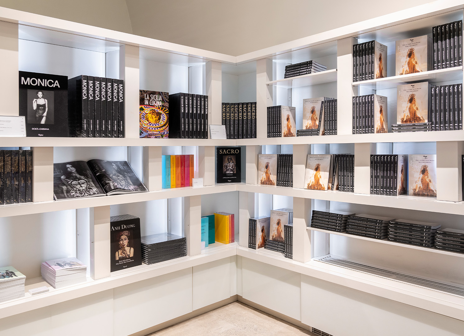 Dolce&Gabbana | Dal Cuore alle Mani Exhibition - Rome Palazzo Esposizioni - Gigt Shop 03