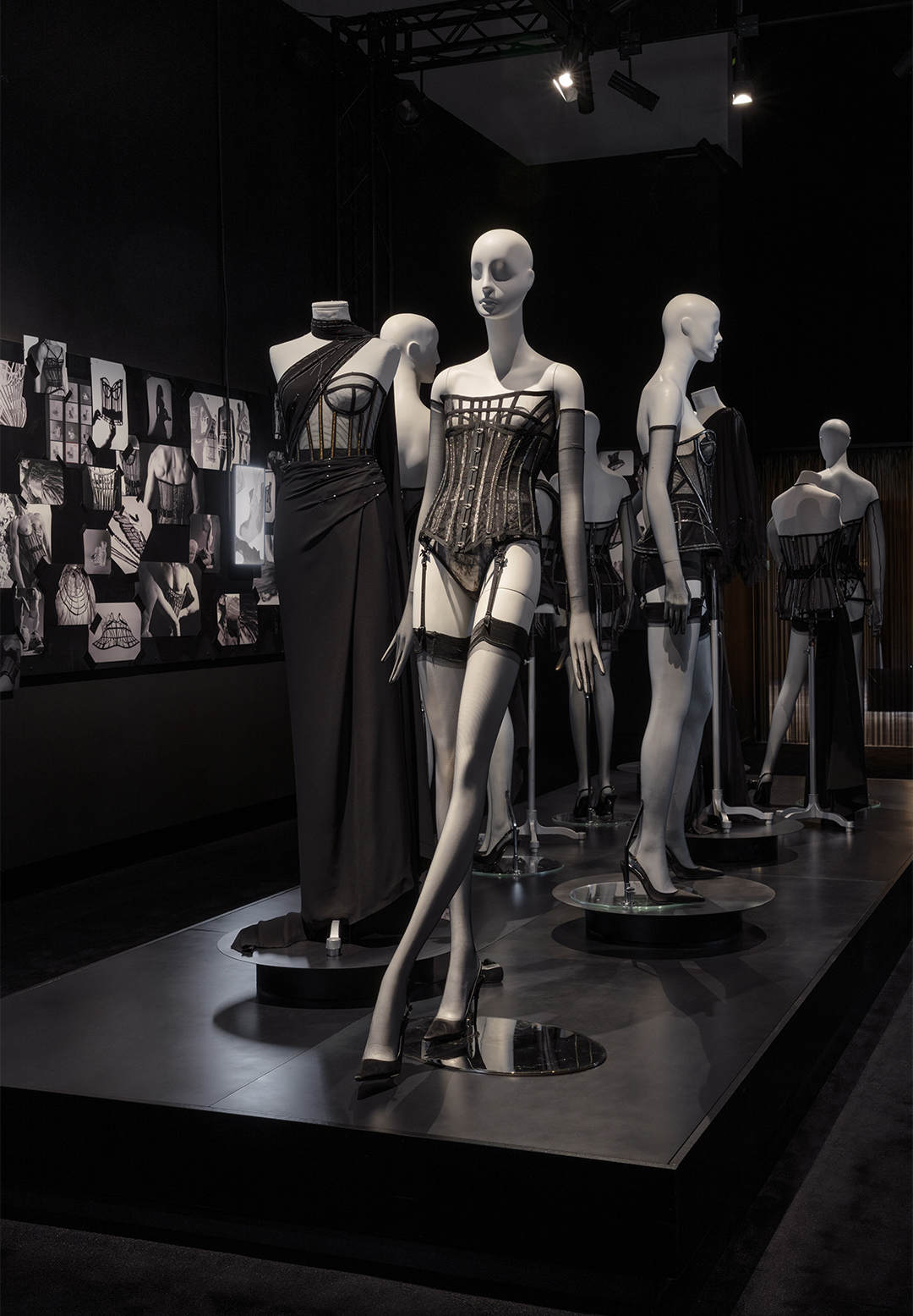 Dolce&Gabbana Dal Cuore alle Mani Exhibition | Roma 2025 Palazzo Esposizioni - Cinema - 09