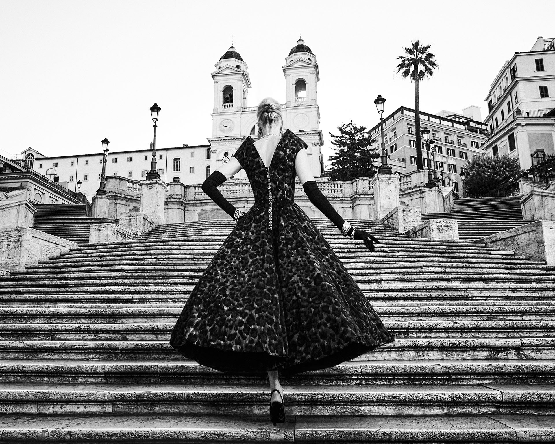 Dolce&Gabbana Alta Moda Roma 2025 | Shooting Luigi&Iango - Kristen McMenamy 05