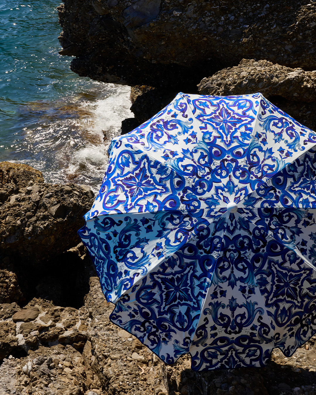 Dolce&Gabbana Casa | Summer Selection 2026 - Ombrelloni, Gonfiabili, Tessile Bagno, Mise en Place - 11