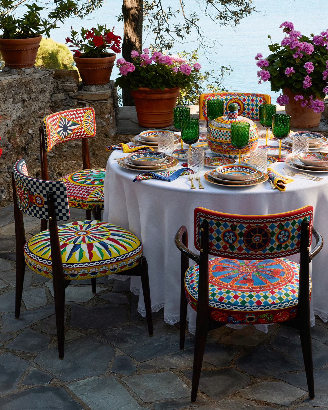 Dolce&Gabbana Casa | Summer Selection 2026 - Ombrelloni, Gonfiabili, Tessile Bagno, Mise en Place - 18